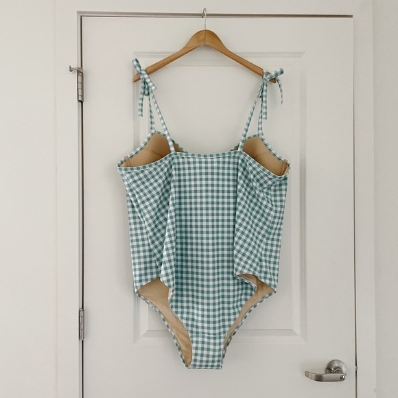 Old Navy Gingham Print One Piece Swimsuit 4X - Picture 3 of 8